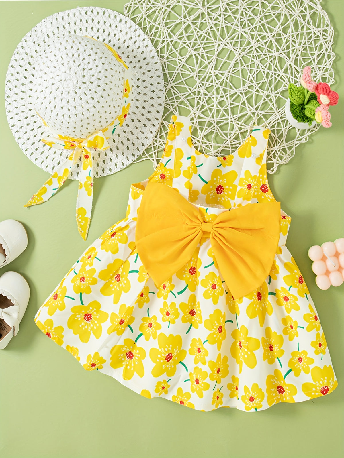 A Two-Piece Set Featuring a Dress And a Hat