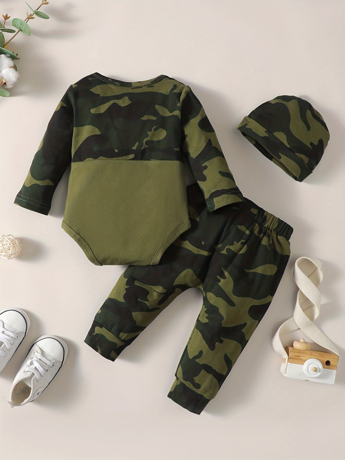 Camo Patchwork Print Long Sleeve Jumpsuit And Distressed Long Pants Set, for Outdoor