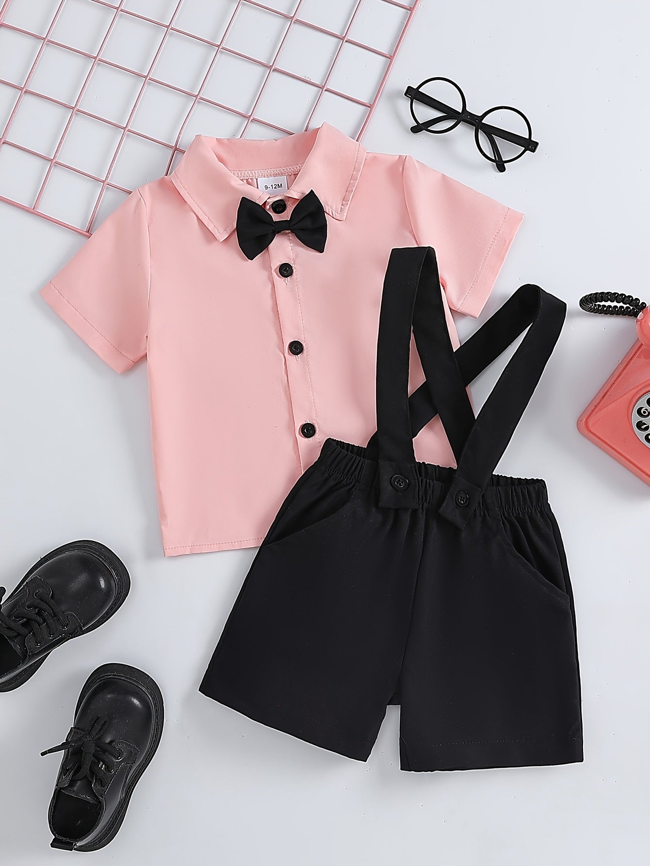 0-3 Years Boys' Spring/Summer Solid Color Shirt + Suspender Shorts Casual 2pcs Set, Bow Tie Decoration, Gentleman's Outfit, Suitable for Outdoor, Parties, Vacations, First Birthday Parties, Can Be Given as a Gift, Perfect for Outdoor
