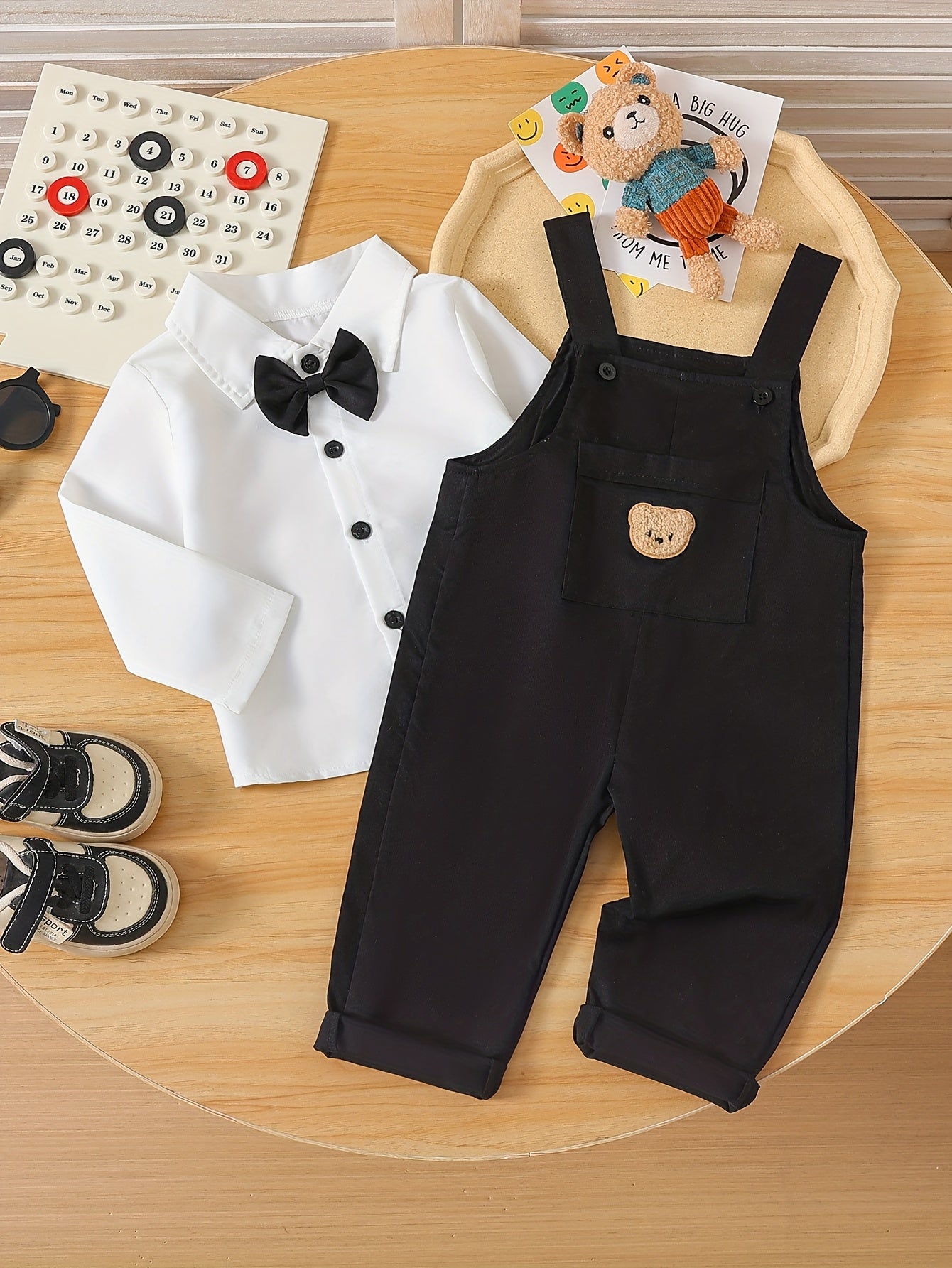 0-3 Years Old Male and Infant Casual Cardigan in Spring and Autumn with Butterfly Tie + Cute Bear Patch Strap Pants 2pcs Set, Daily, Campus, Wedding Season, Christmas Wear, Can Be Given as a Gift, Perfect for Outdoor