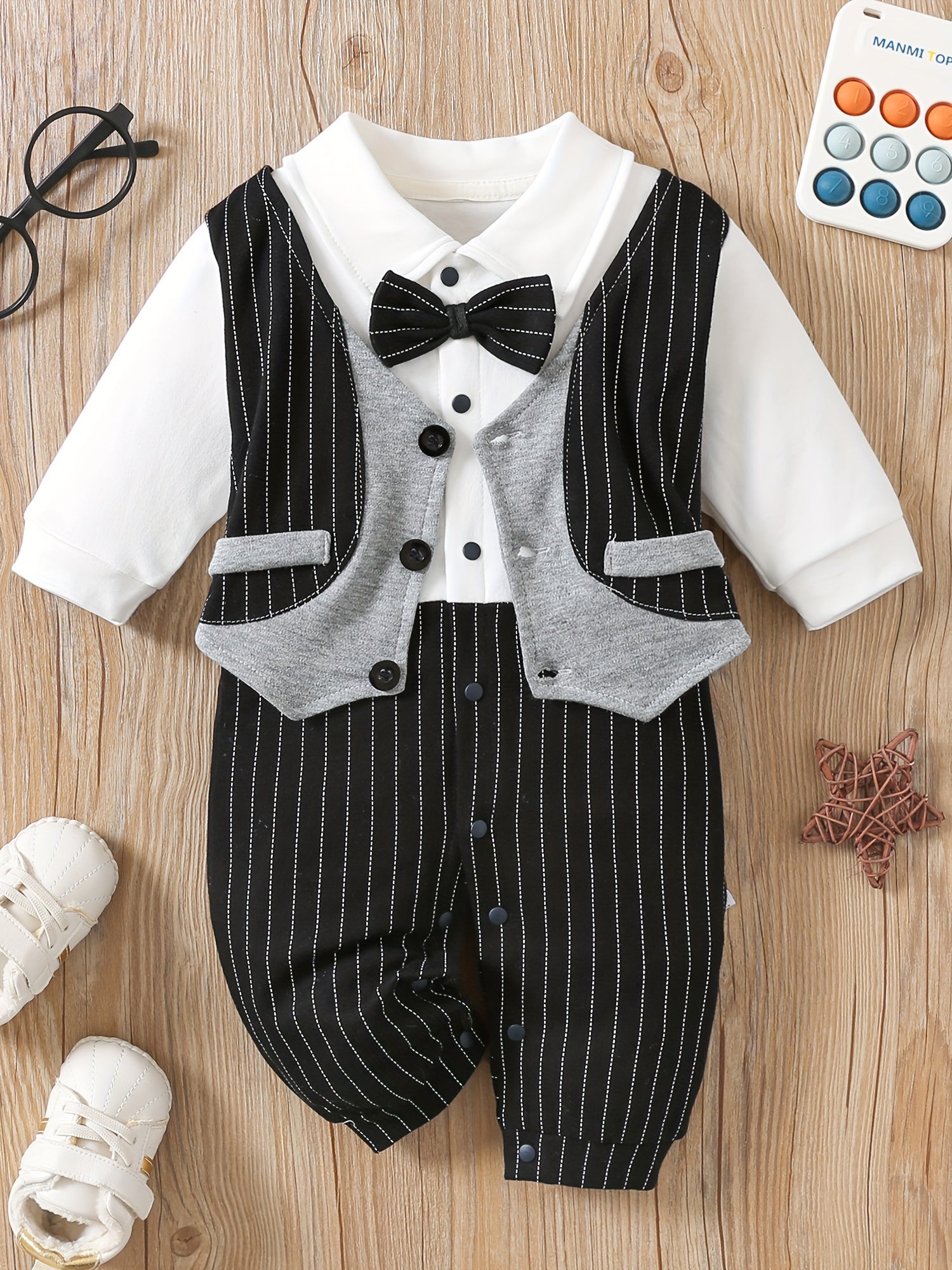 Spring and Autumn Striped Bodysuit for Baby Boys, One-Year-Old and Full Moon Crawling Outfit, Handsome Gentleman Newborn Long-Sleeved Onesie, Perfect for Outdoor