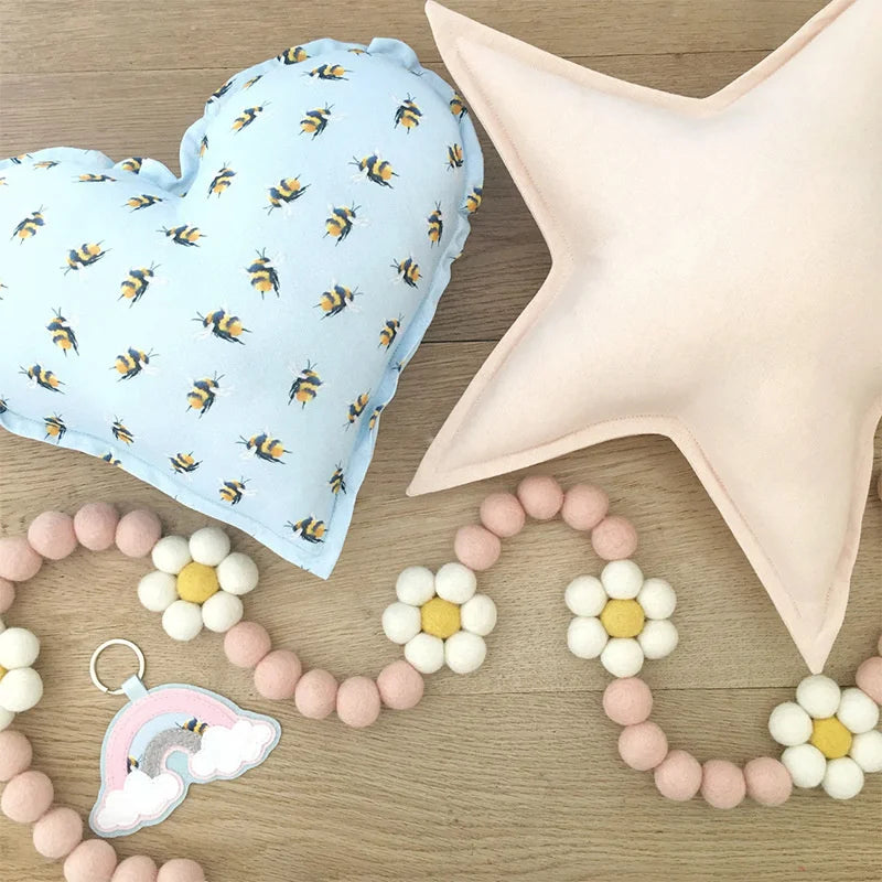 Handmade Wool Ball Daisy Garland - 1.5m Nordic Style Felt Decor