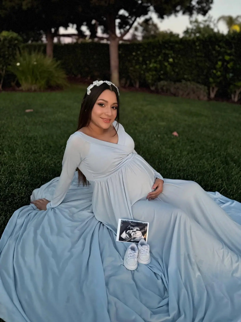 Maternity V-neck Gown Long Sleeve Trailing Maxi Dress Elegant Photo Shoot For Pregnant Women Photography