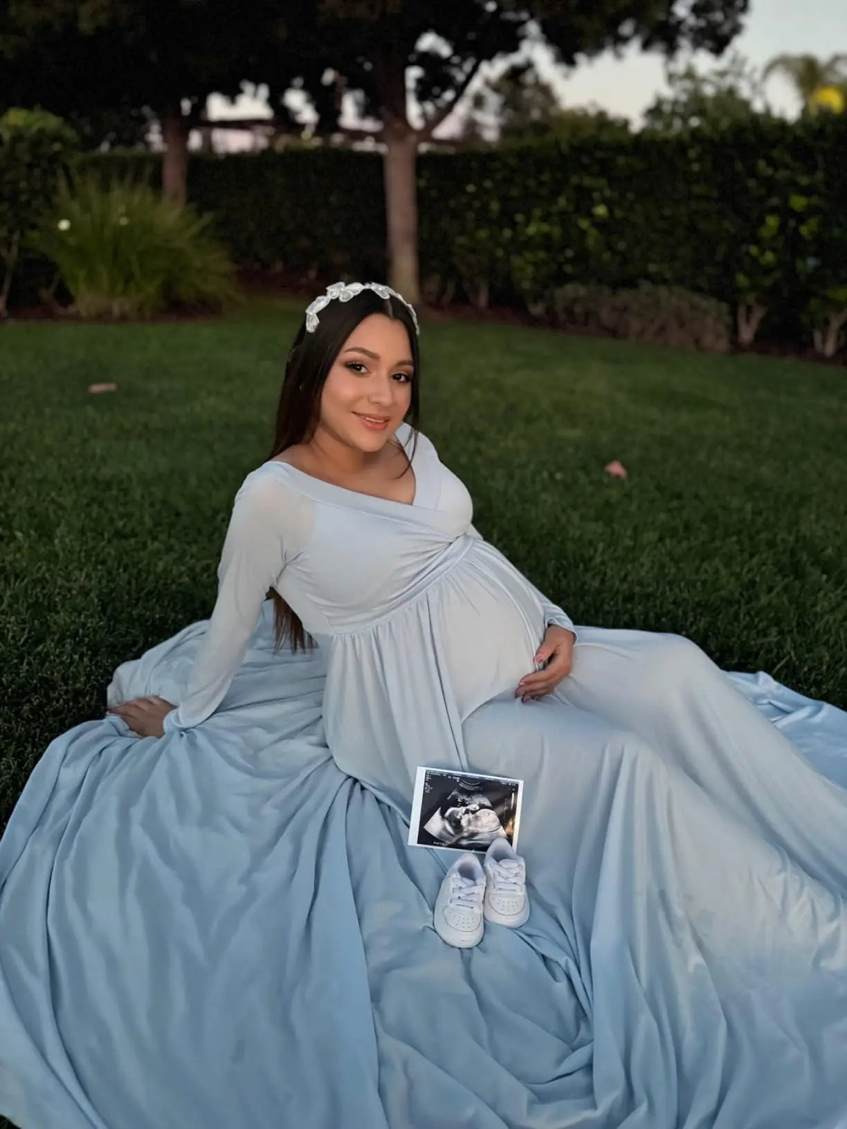 Maternity V-neck Gown Long Sleeve Trailing Maxi Dress Elegant Photo Shoot For Pregnant Women Photography