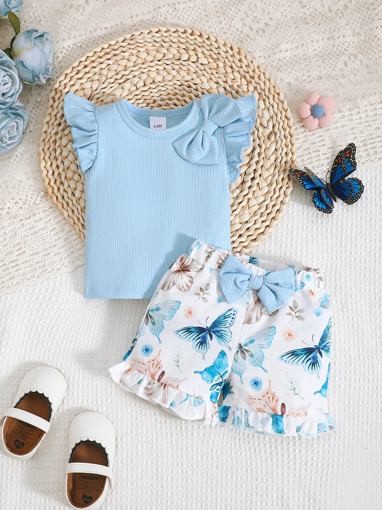 Sweet Two-Piece Set for Baby Girls, Featuring a Ruffled Lace Bow Round-Neck Pullover, Soft Ribbed Tank Top + Butterfly Floral Print & Bow Lace Shorts, Suitable for Casual Outdoor Activities, Spring and Summer