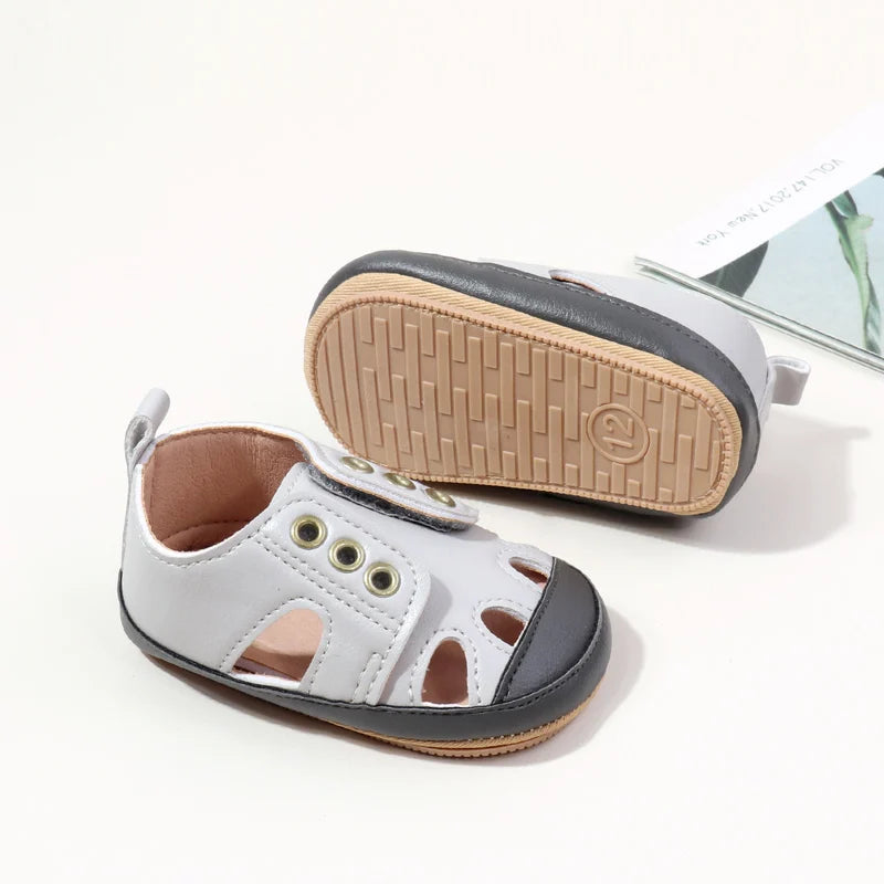 Spring/Summer New Style Baby Shoes with Hollow Design for Good Air Circulation Soft and Anti-Slip Function for Learning Walkers
