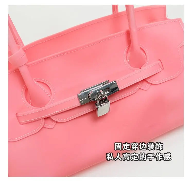 Vintage Luxury Diaper Bag: Elegant Crossbody Handbag For Women With Designer Letter Logo And Large Capacity Messenger Tote