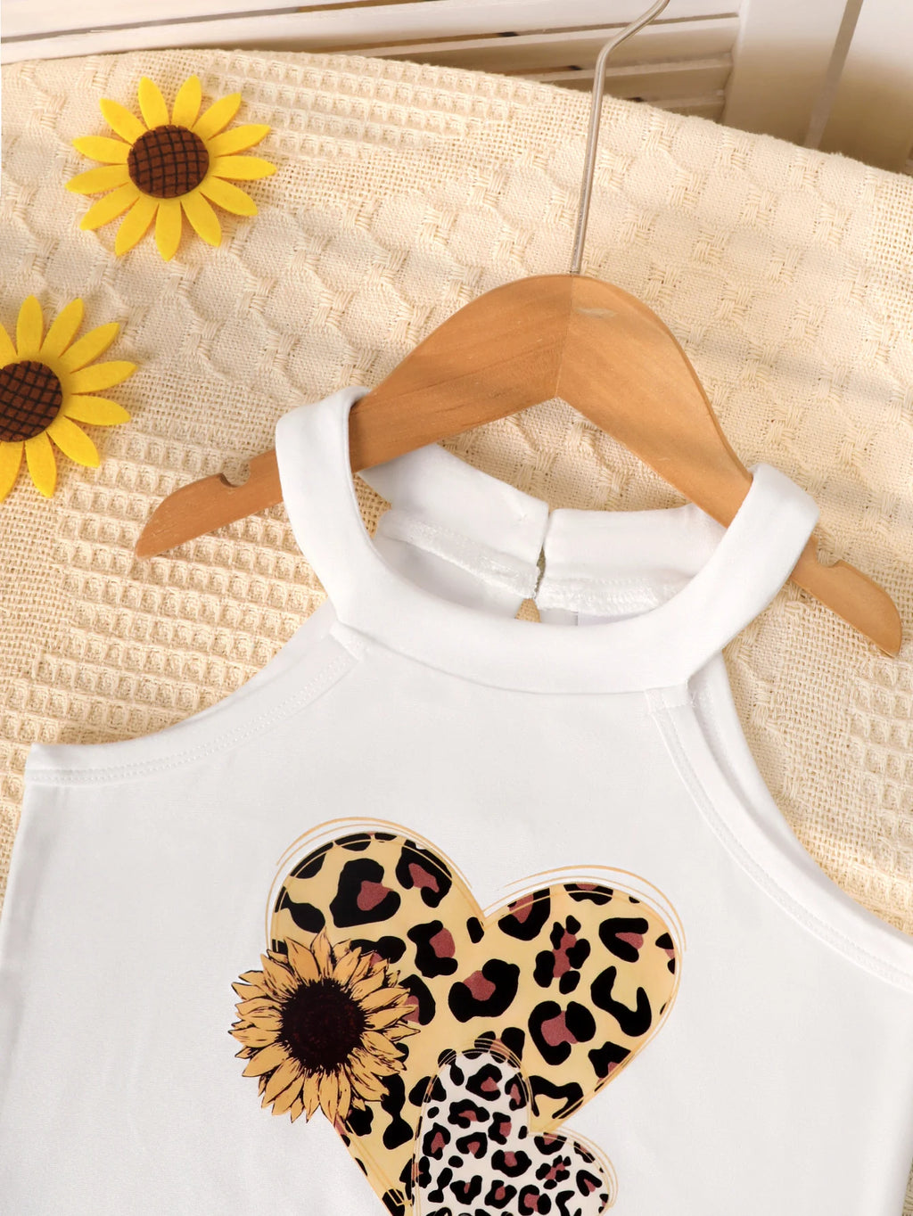2Pcs Girls' Set sleeveless Leopard Print Heart Print Top +Bow Leopard Print skirt set 4-7 Year old Girls' Summer Fashion Set
