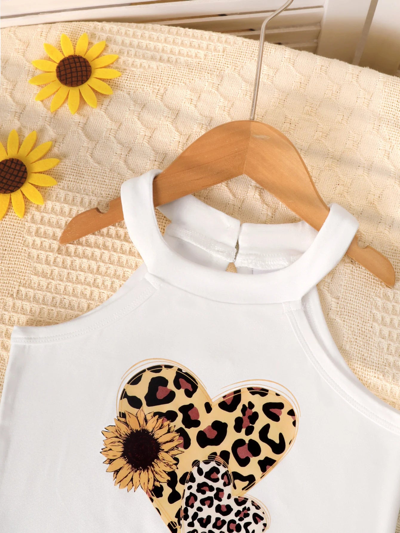 2Pcs Girls' Set sleeveless Leopard Print Heart Print Top +Bow Leopard Print skirt set 4-7 Year old Girls' Summer Fashion Set
