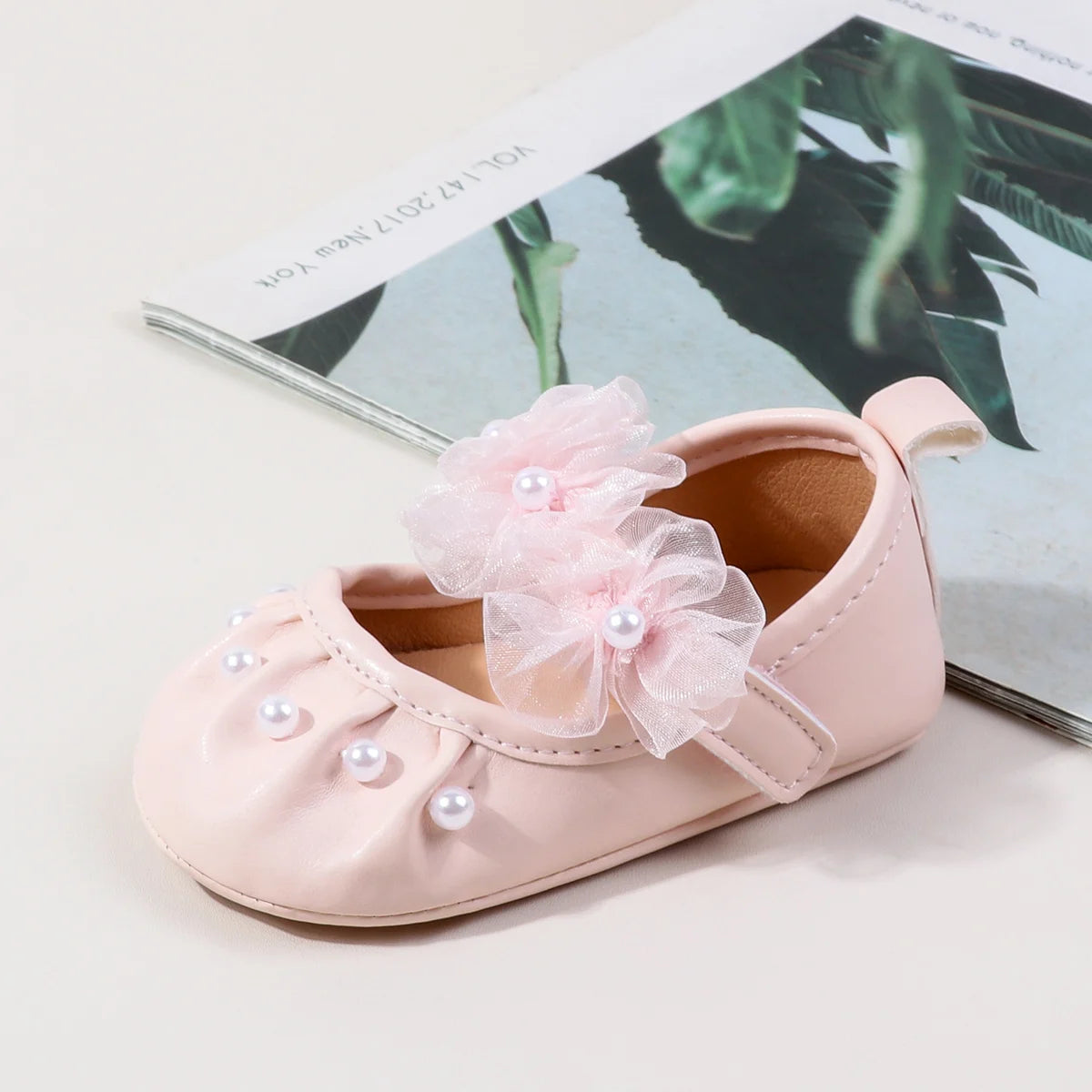 Charming Baby Girls Flats Pearl Decor Mesh Flower Soft Sole PU Upper Non Slip TPR Sole