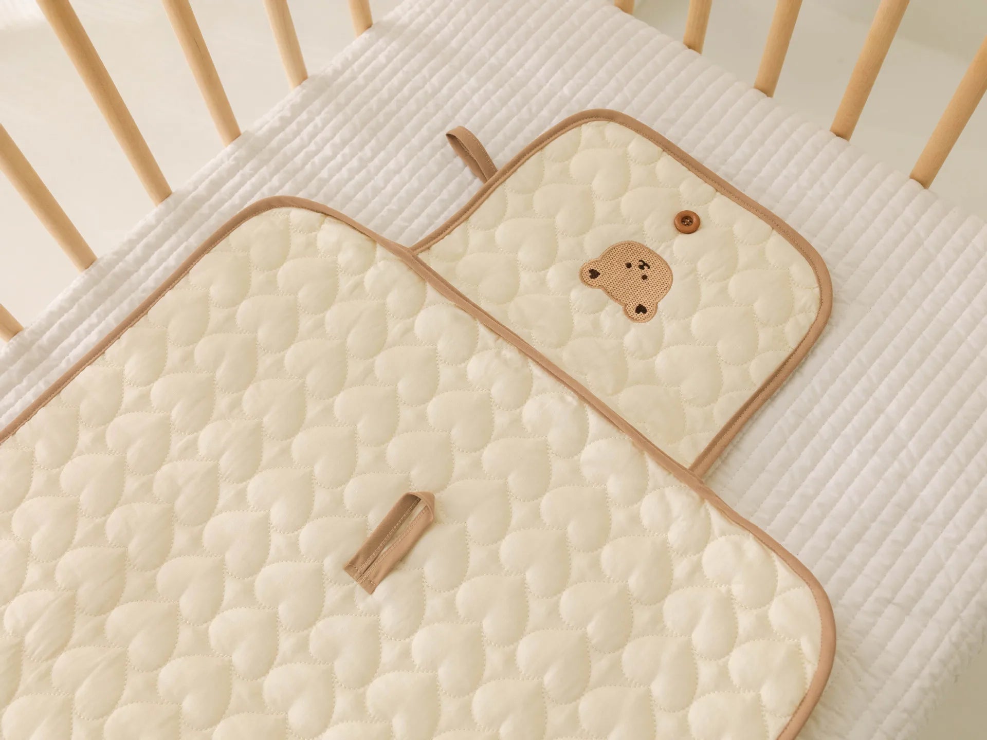 Korean ins baby portable urine pad bag multi-functional cute embroidery diaper changing diaper pad diaper changing pad