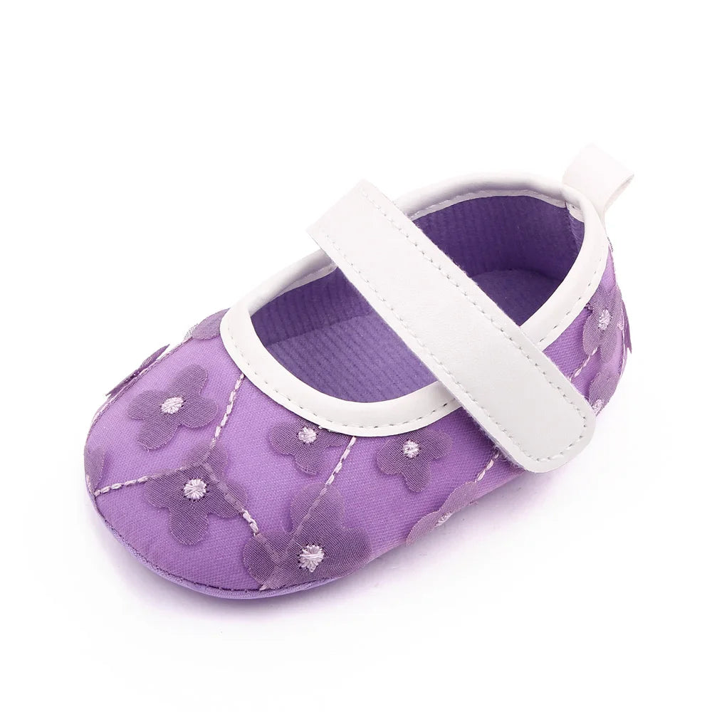 New Style Baby Girls First Walking Shoes Model 2025 Non Slip Polyurethane Sole Indoor Outdoor 0-18 Months Three Colors