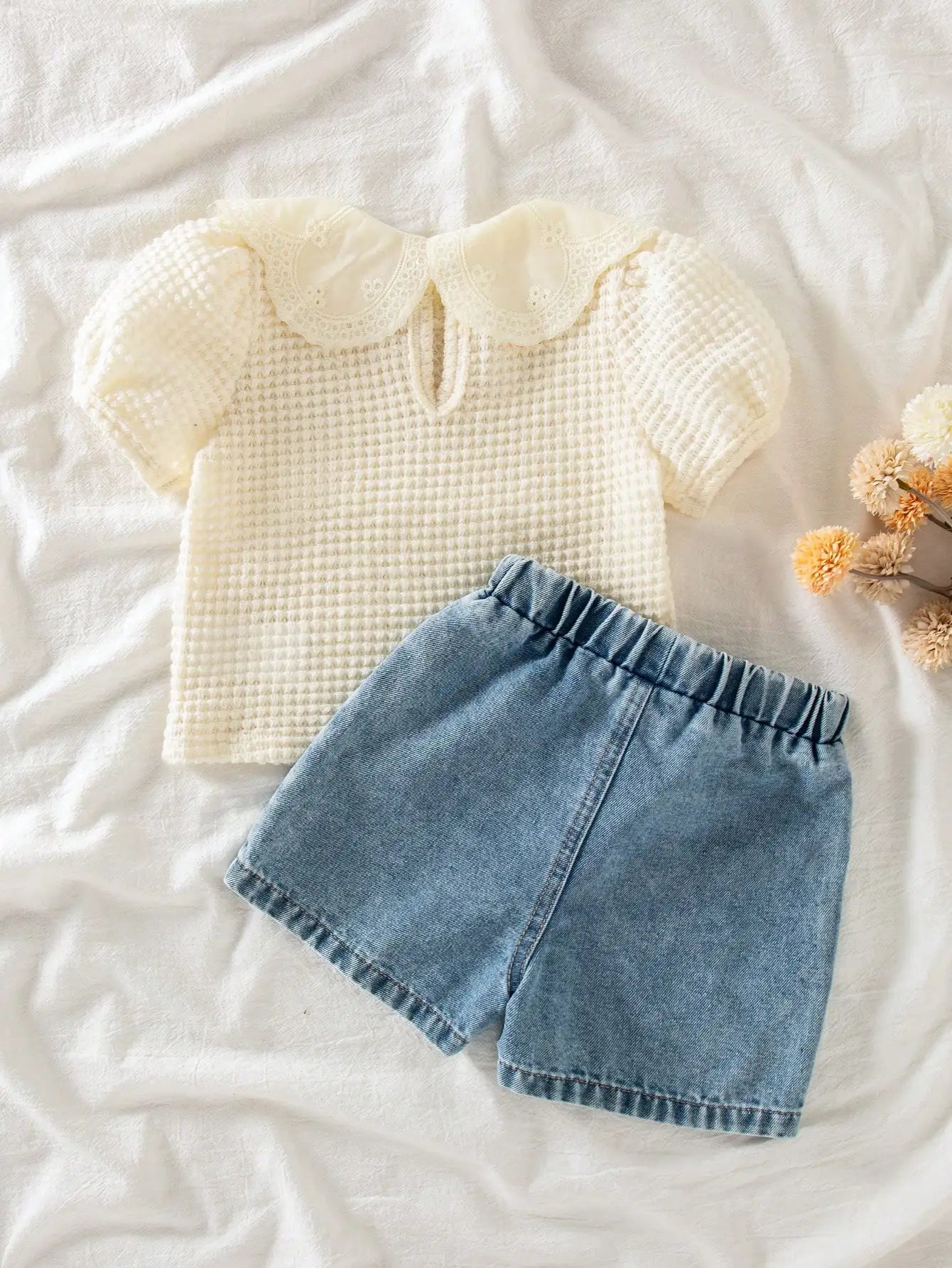 Two piece set of baby girl three-dimensional lace collar bubble sleeve T-shirt and denim shorts casual versatile daily wear vaca