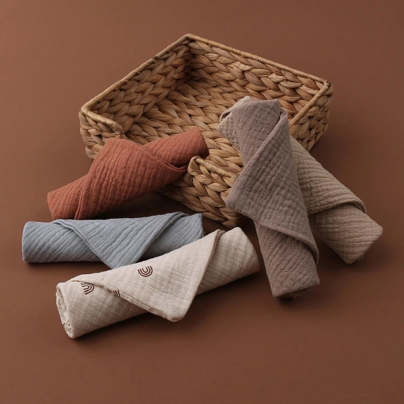 Random 5pc Baby Towel New Born Items Muslin Squares Infant Newborn Hand Bath Shower Face Towels Soft Cotton Gauze Baby Washcloth