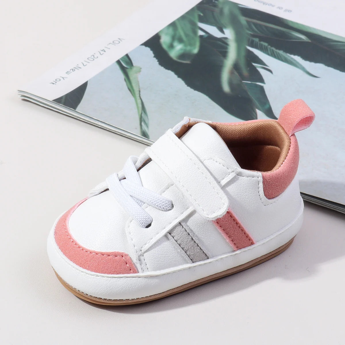 Newborn Baby Shoes Classic Leather Soft Soles Non Slip Toddler Walking Shoes for Boys and Girls 0-18M First Step Walking Shoes