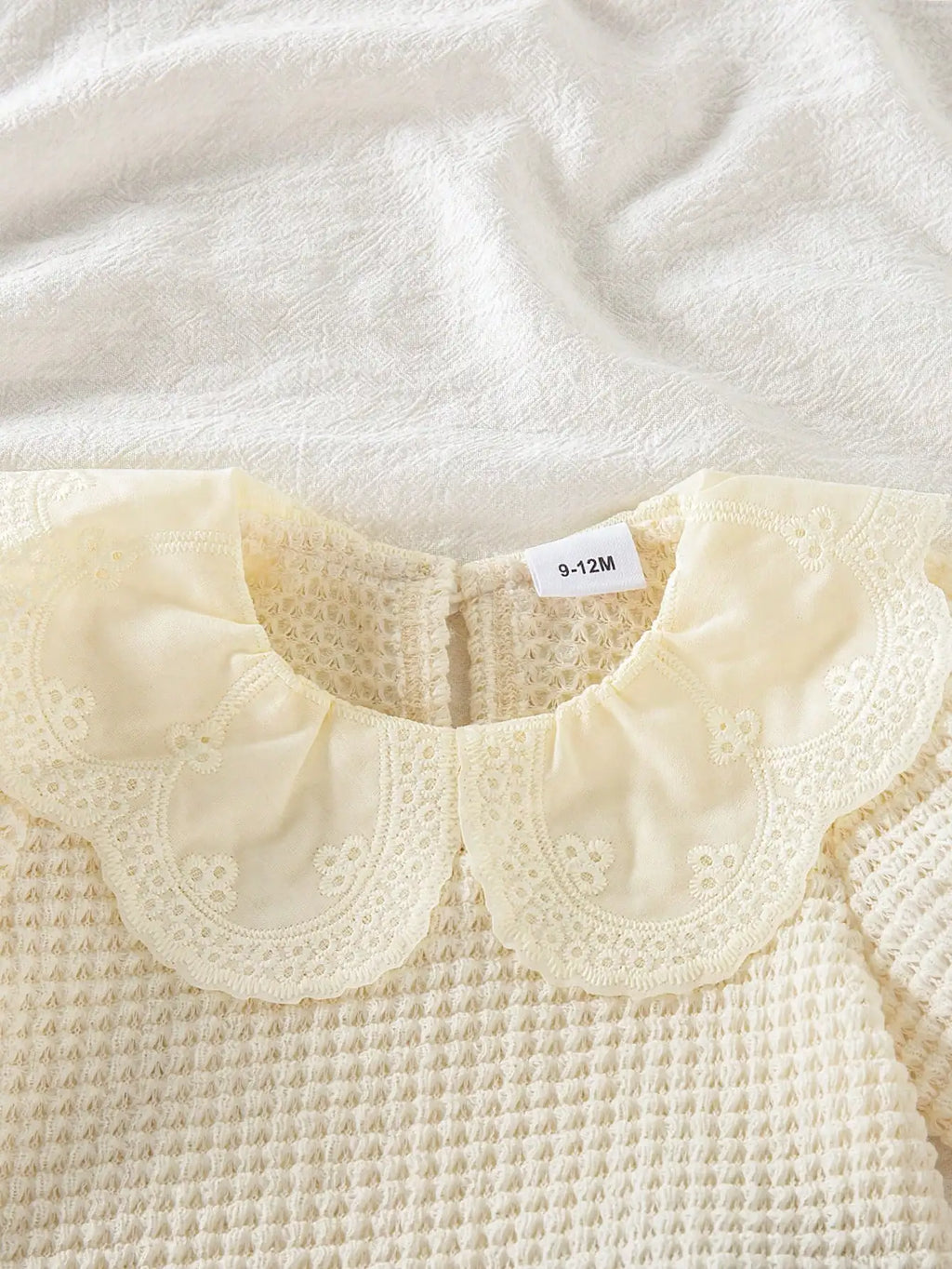 Two piece set of baby girl three-dimensional lace collar bubble sleeve T-shirt and denim shorts casual versatile daily wear vaca