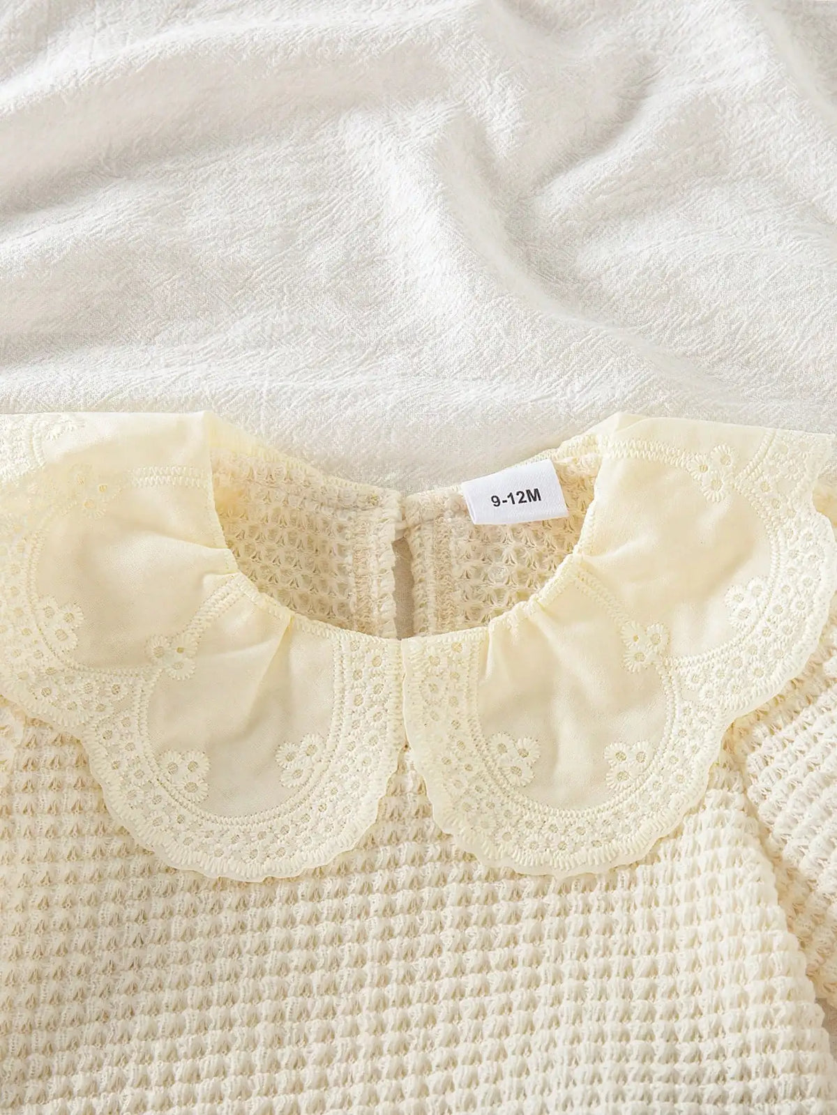 Two piece set of baby girl three-dimensional lace collar bubble sleeve T-shirt and denim shorts casual versatile daily wear vaca