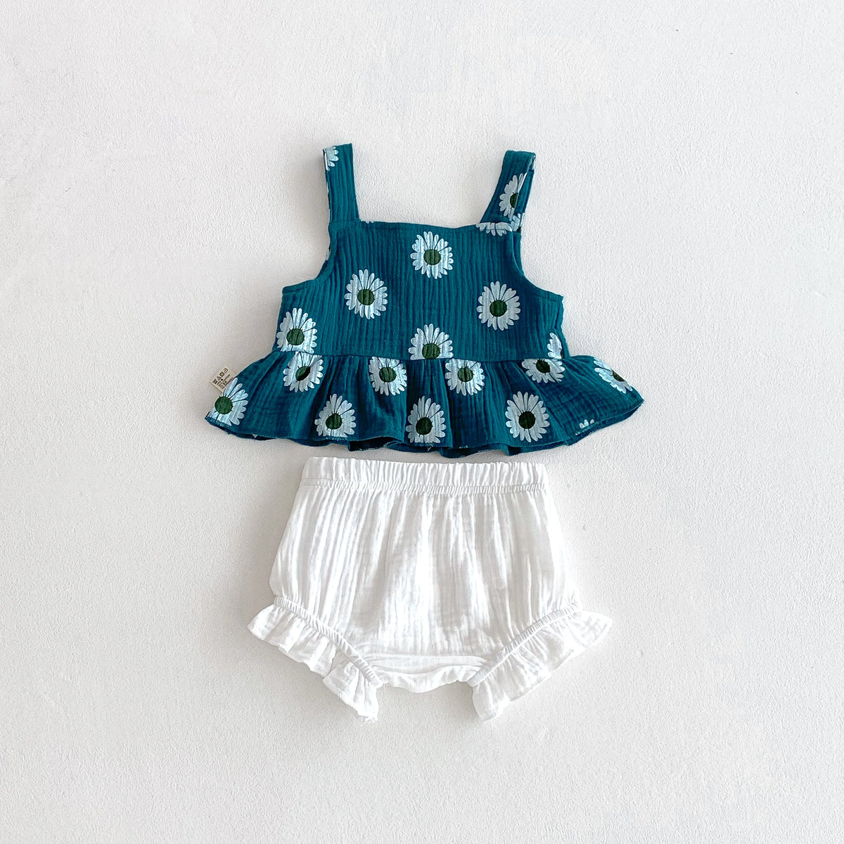 Summer Baby Girl's Daisy Printed Suspenders Top + Lace Shorts Set - Sweet Printed 2-Piece Set