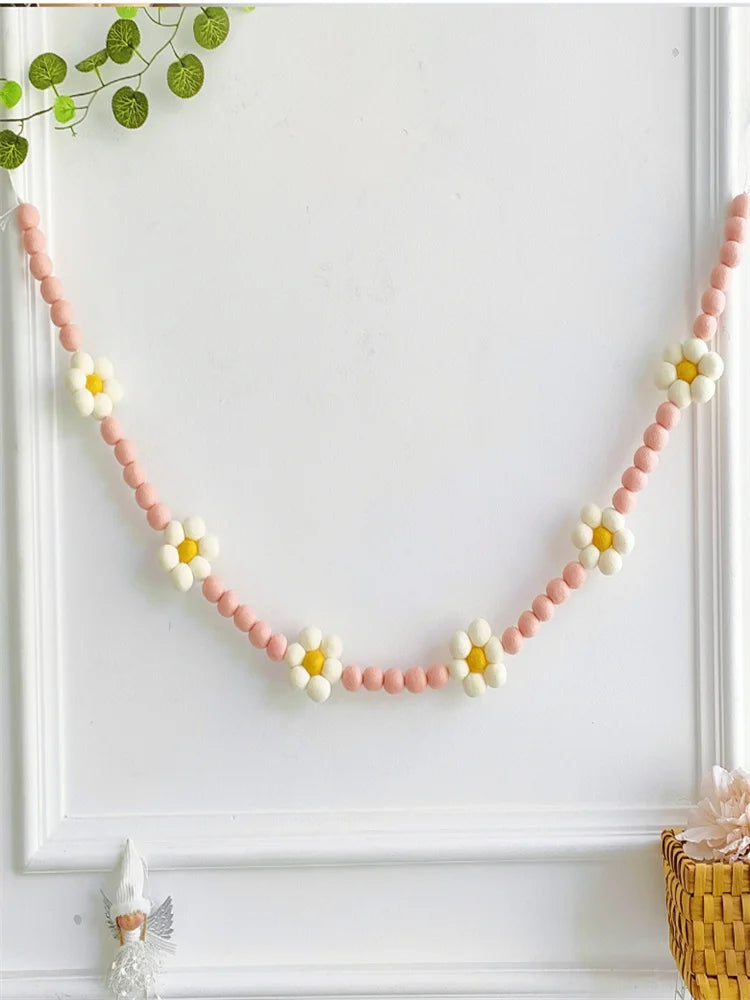 Handmade Wool Ball Daisy Garland - 1.5m Nordic Style Felt Decor