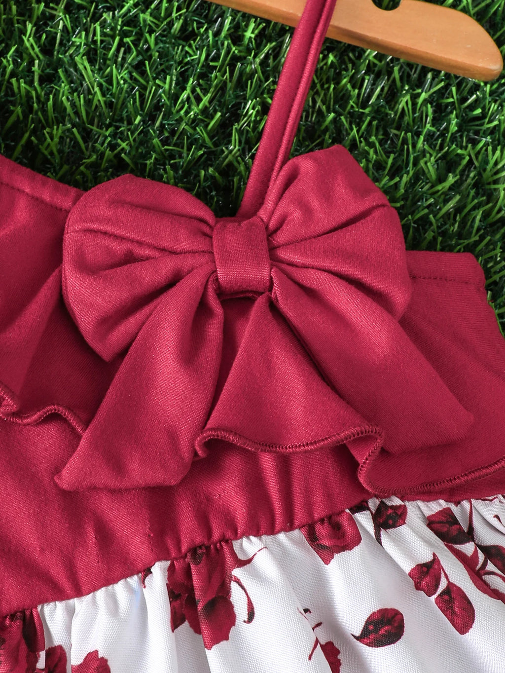 Baby girl clothing Ruffled edges and Sloping shoulder Straps, Fashionable Dress for 0-3 Year old Baby girls, Summer Party Dress
