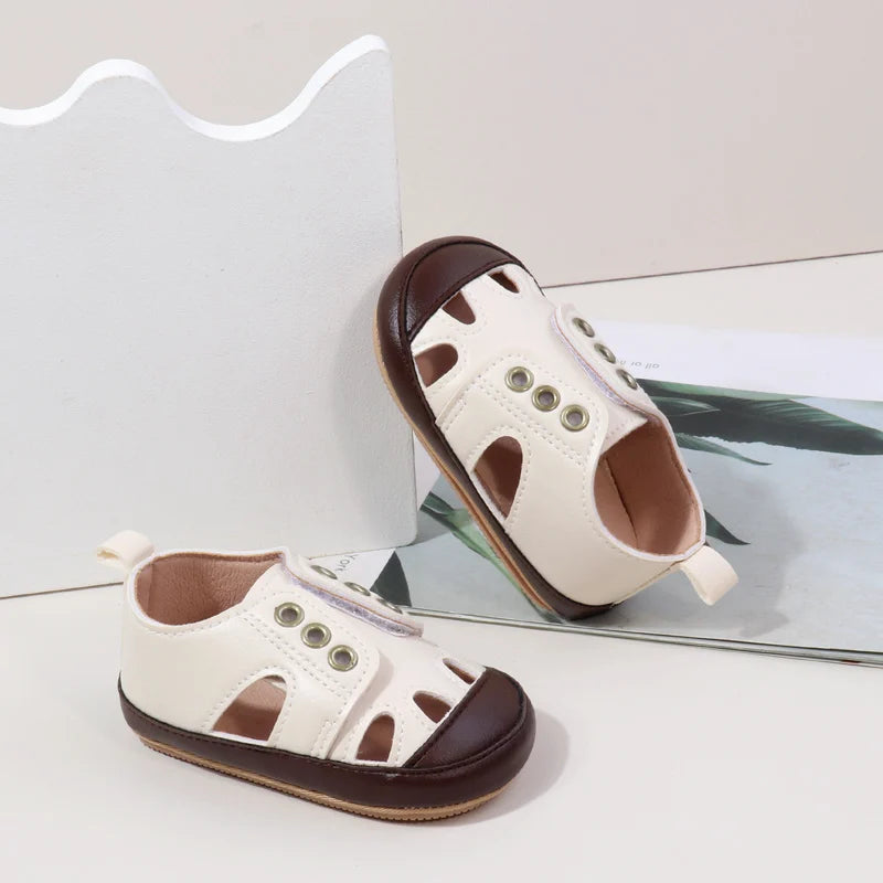 Spring/Summer New Style Baby Shoes with Hollow Design for Good Air Circulation Soft and Anti-Slip Function for Learning Walkers