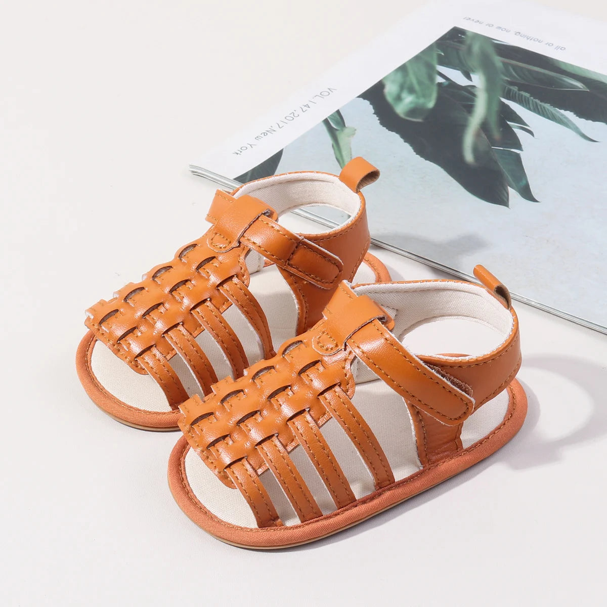 New Baby Sandals For 0-2 Years Old Boys And Girls Leather Surface And Rubber Sole Anti-slip Shoes Baby Indoor Walking Shoes