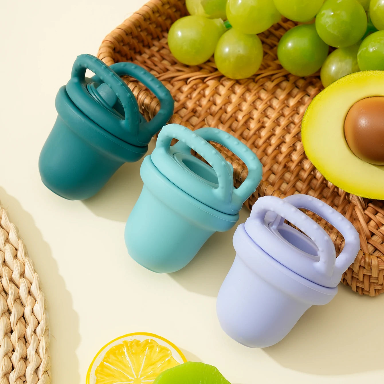 Color Kids 1PCS Silicone Baby Feeding Spoon & Juice Extractor Toddler Pacifier Teether Toy Pure Color BPA-Free Baby Feeding
