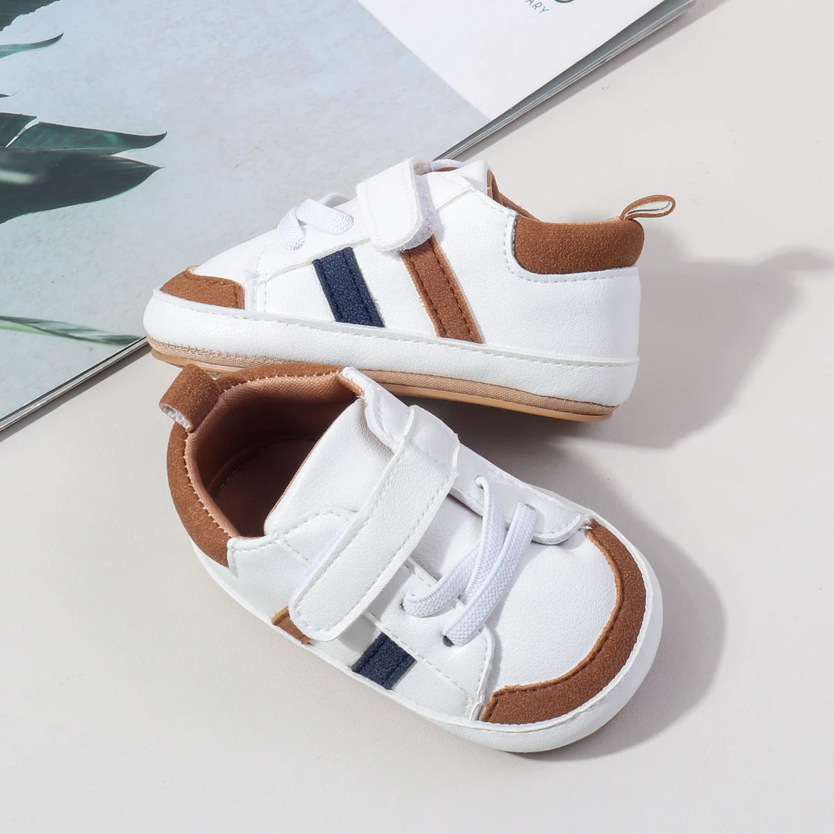 Newborn Baby Shoes Classic Leather Soft Soles Non Slip Toddler Walking Shoes for Boys and Girls 0-18M First Step Walking Shoes