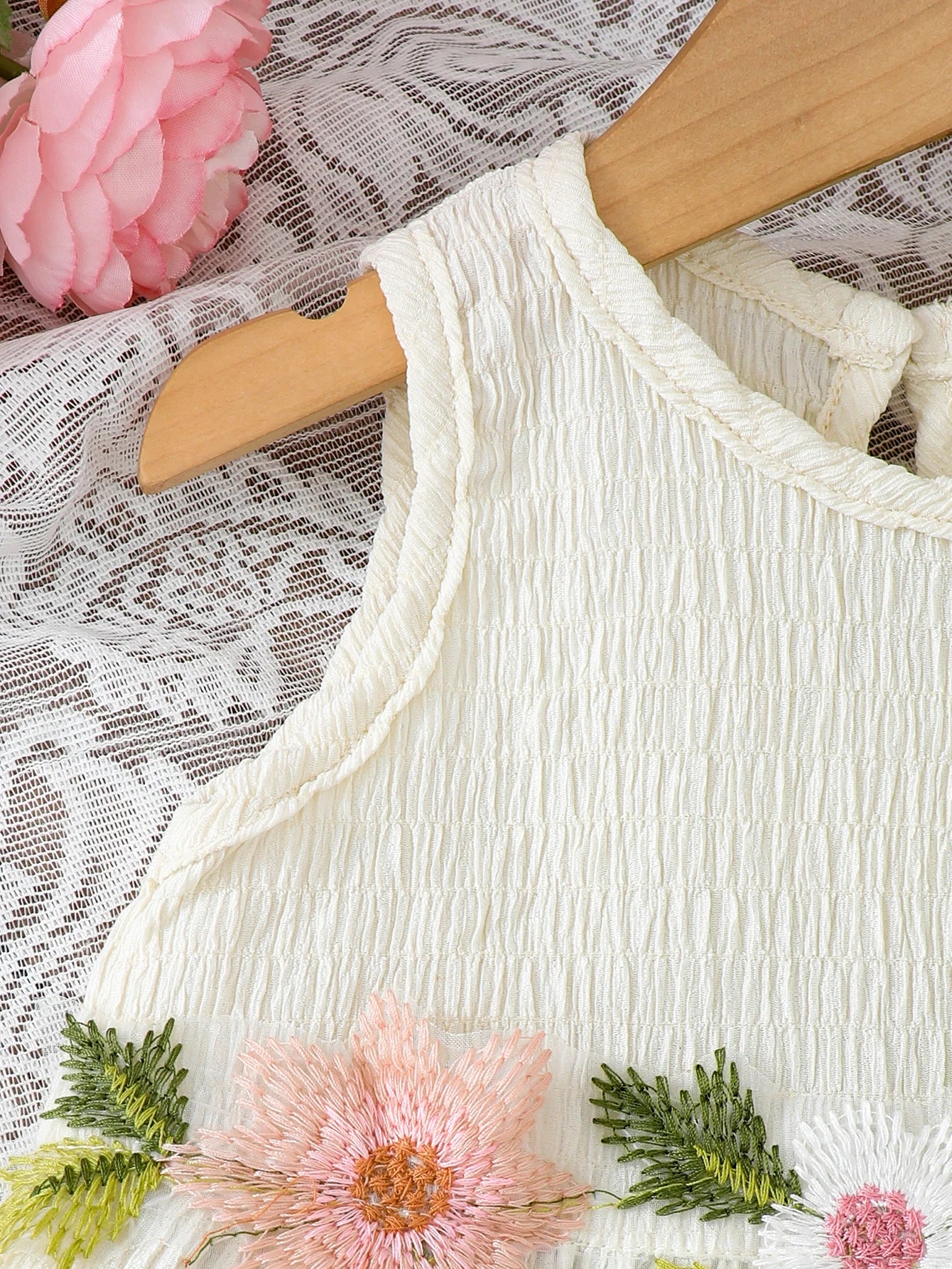 Summer girls' Sleeveless Set Embroidered Flower Top+Pleated shorts 2-Piece Set, Cute 0-3 Year old Baby Girl Summer Clothing