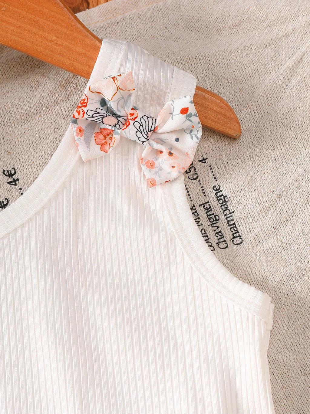2Pcs Summer Girls' Set Bow Vest Top+Small Floral Half Skirt Set 4-7 Year Old Girls' Vacation Leisure Set Children's clothing