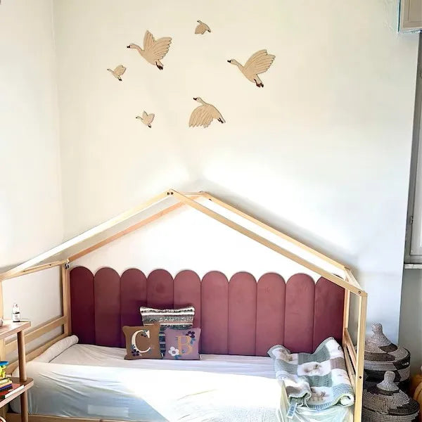 6Pcs/Set Ins Scandinavian Style Wooden Group of Flying Goose Mural Niche Can Be Pasted into the Wall to Cover up Ugliness with Retro Inspiration Wooden Goose Home Background Wall Decoration Nursery Wall Decoration Natural Sty