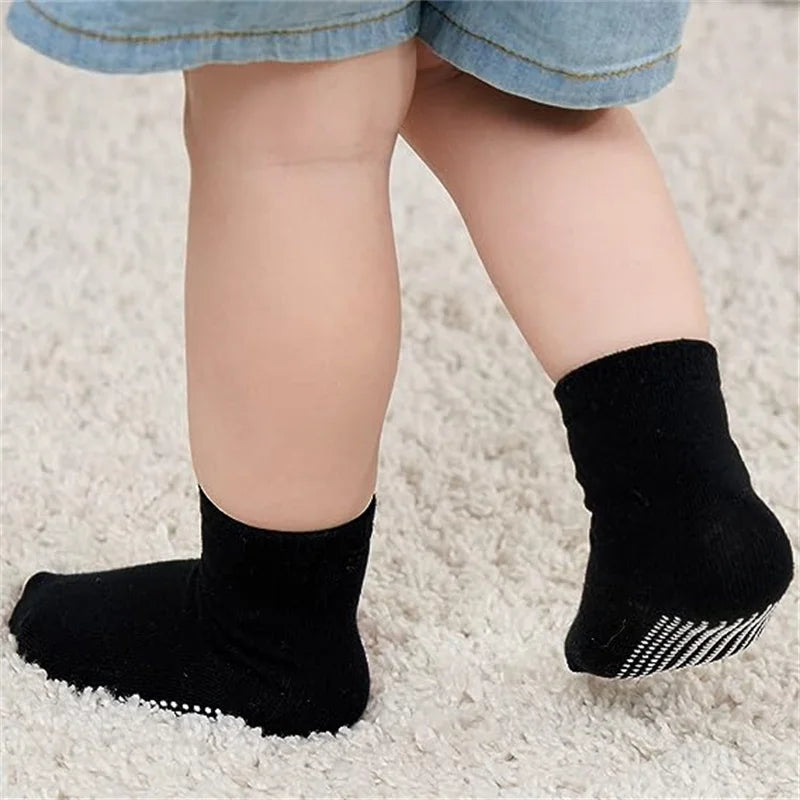 12 Pairs Baby Walking Socks Anti-Slip Dots Gym Floor Socks for Toddlers in Black White Grey Colors -  Socks for Kids to Walk