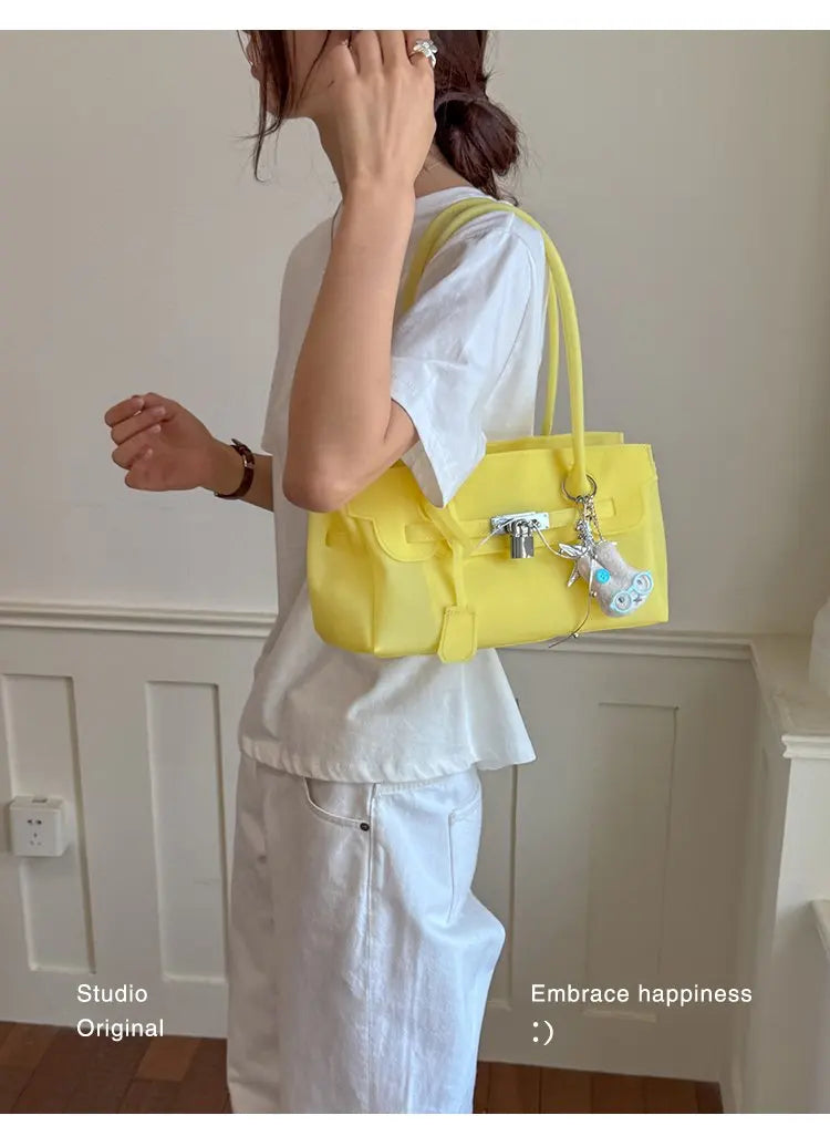 Vintage Luxury Diaper Bag: Elegant Crossbody Handbag For Women With Designer Letter Logo And Large Capacity Messenger Tote