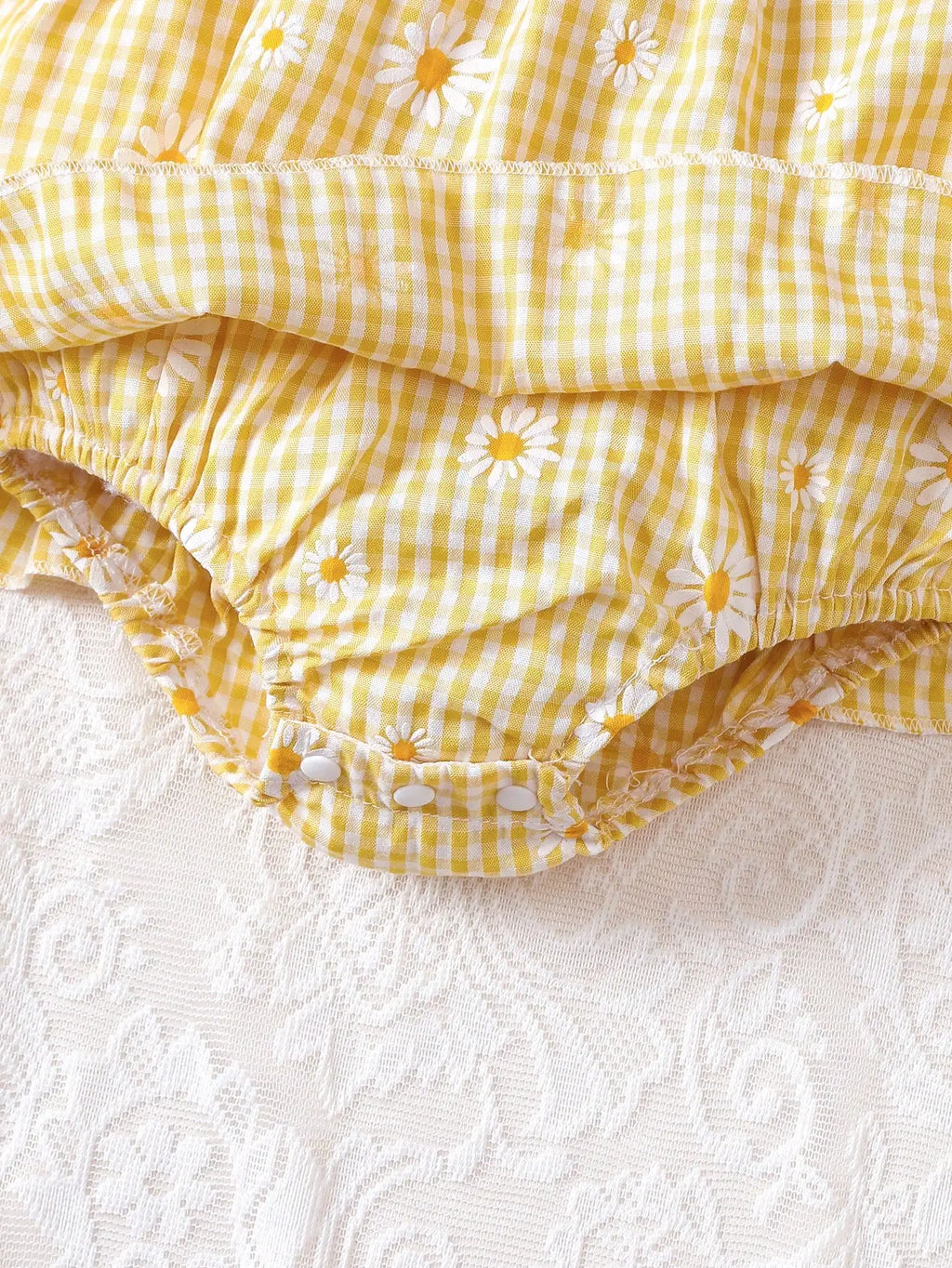 Summer Thin Casual Comfortable Cute Baby Girl Outfit Baby Girl Dress with Plaid Daisy Pattern Ruffle Strap Romper Dress + Hat Set