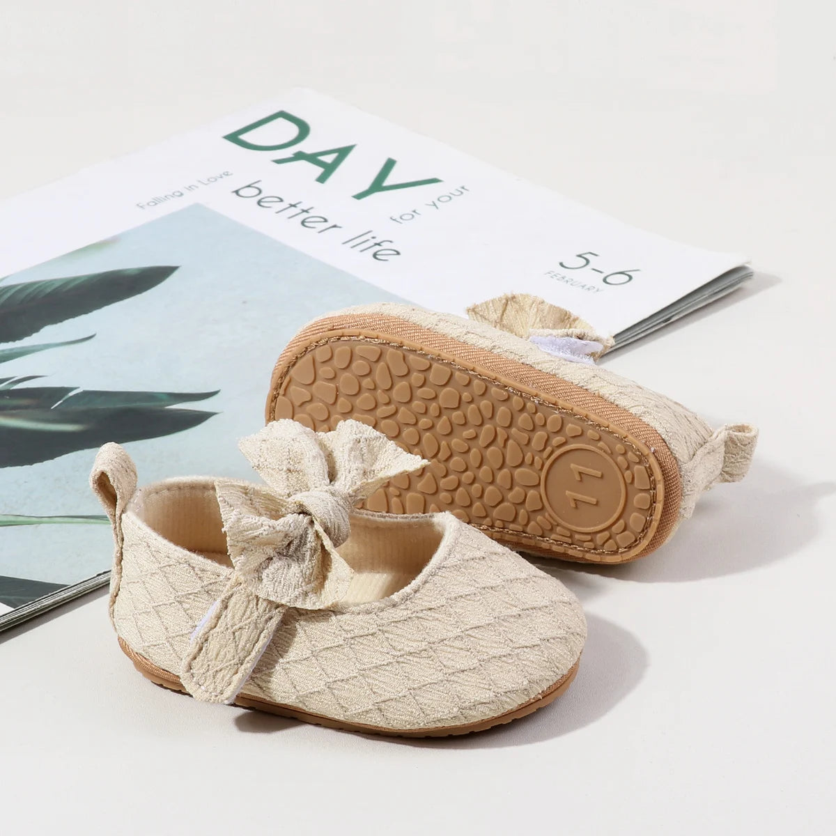 Baby Shoes Soft Mary Jane Beautiful Girl Style Spring and Summer Sandal For Newborn Toddler 0-18 Months New Fashion