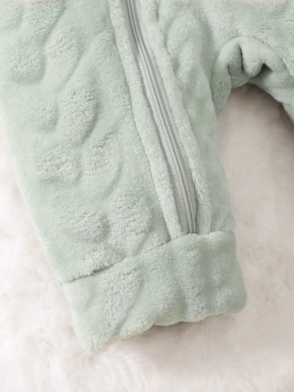 Newborn Baby Boy Autumn and winter Plush Jumpsuit Hooded Long sleeved Zipper Jumpsuit suitable for Male babies aged 0-18 Months