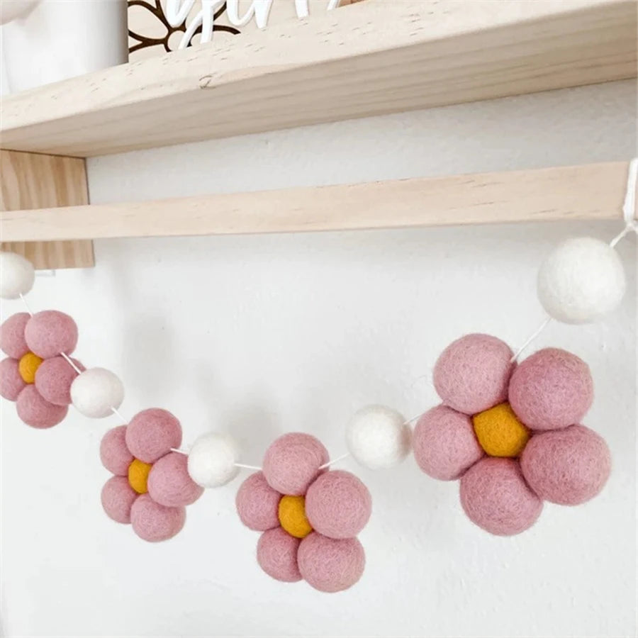 Handmade Felt Daisy Garland Bohemian Baby Room Nursery Decoration Girl Daisy Flower Decoration
