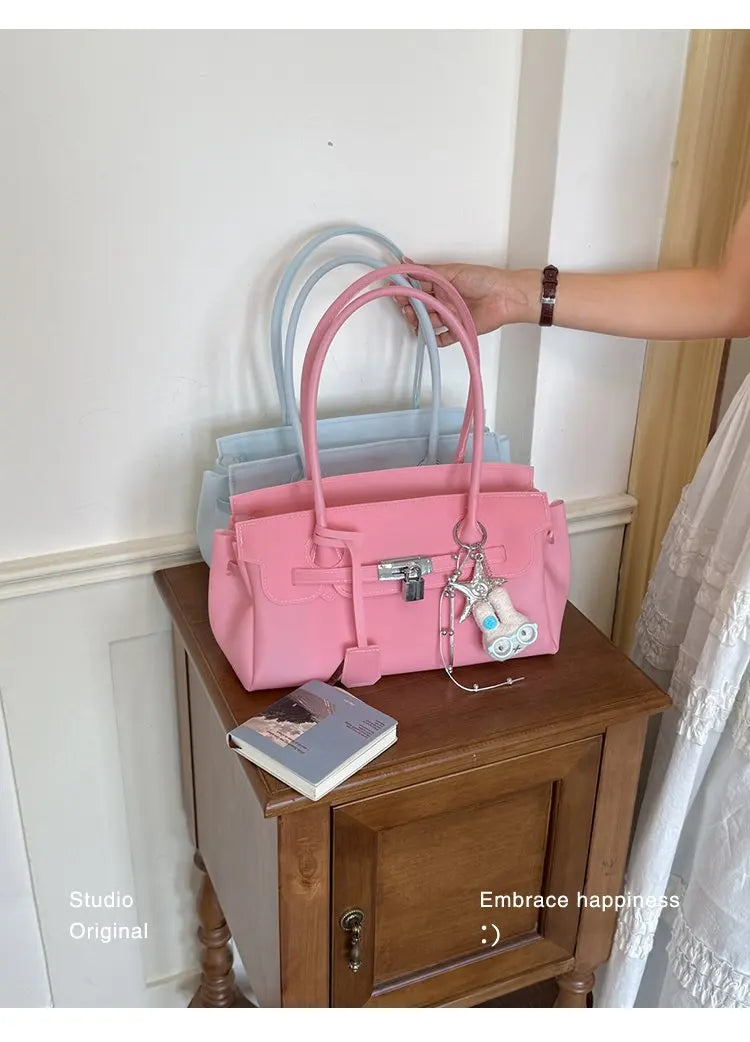 Vintage Luxury Diaper Bag: Elegant Crossbody Handbag For Women With Designer Letter Logo And Large Capacity Messenger Tote