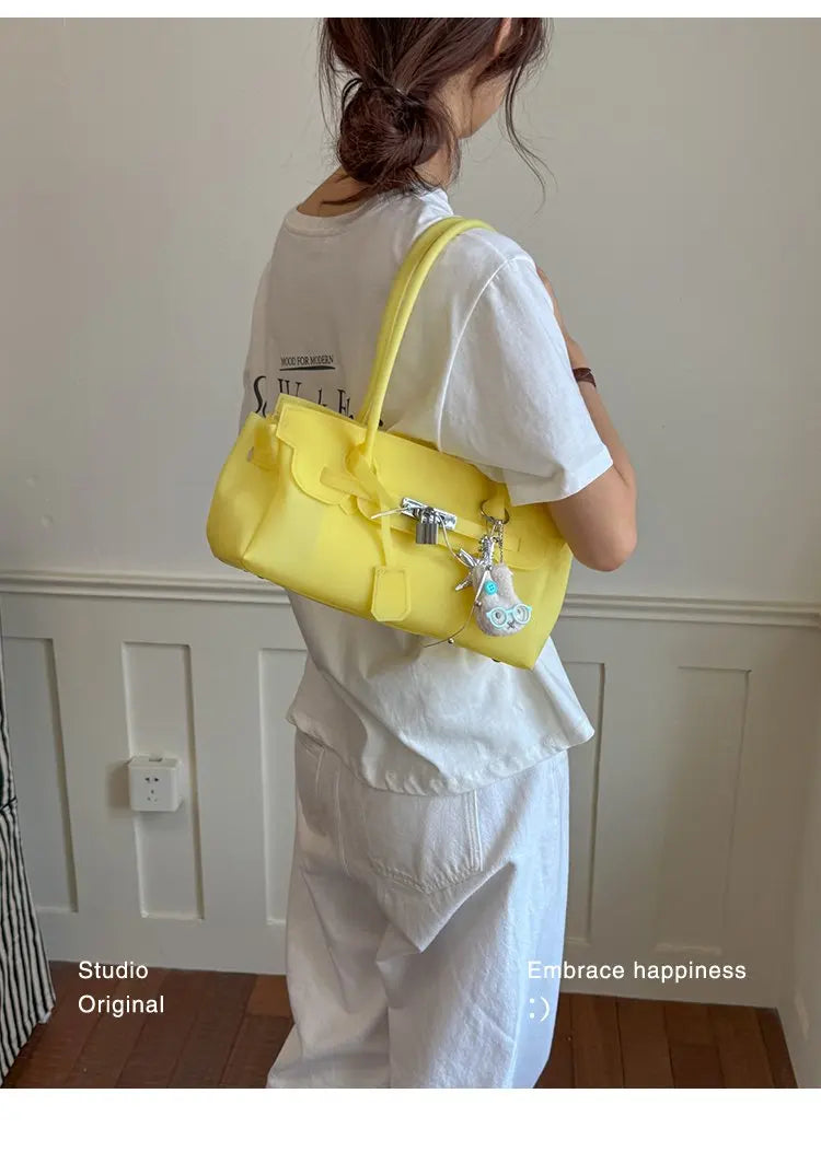 Vintage Luxury Diaper Bag: Elegant Crossbody Handbag For Women With Designer Letter Logo And Large Capacity Messenger Tote