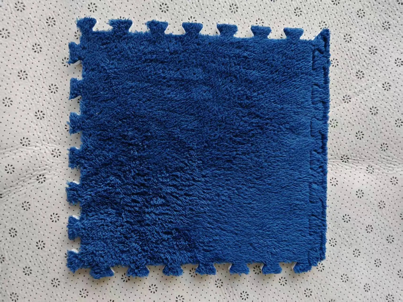 Soft Plush Kids Rug Play Mat 30x30cm Interlocking Puzzle Tiles for Floor Cushion