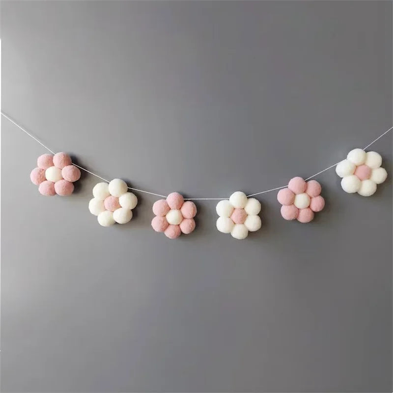Nordic Style Handmade Pom-Pom Daisy Garland Decoration for Shelves, Wall Hanging Pom-Pom Pink Daisy Wreath, Holiday Christmas Wedding Thanksgiving Wall Decoration Garland, Tent Curtain Decoration Hanging Ornaments