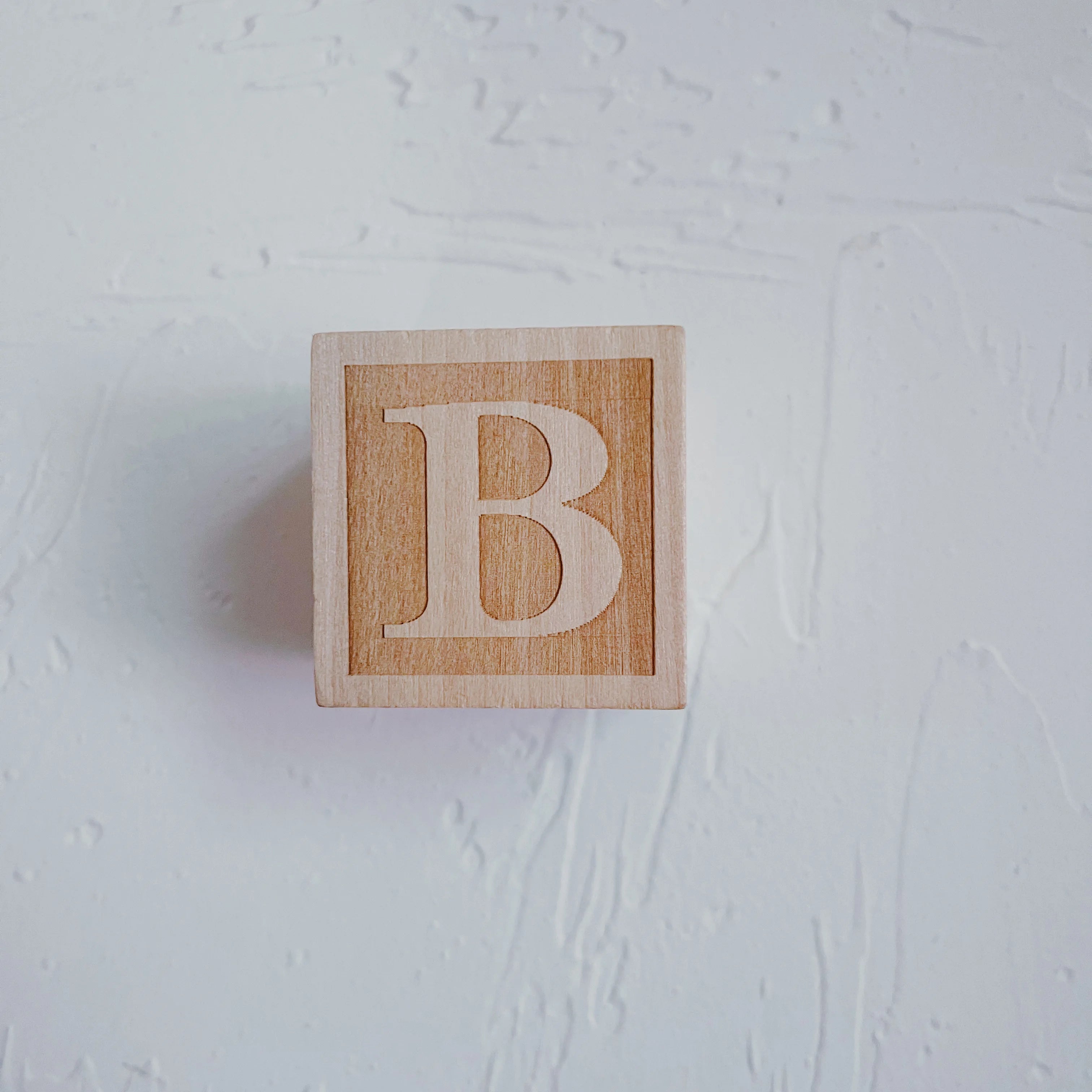 Nordic Style Wooden Ornaments with 26 English Letters, Can Be Freely Matched with Names, Home Crafts Ornaments, Photography Props, Home Room Shelf Decorations.