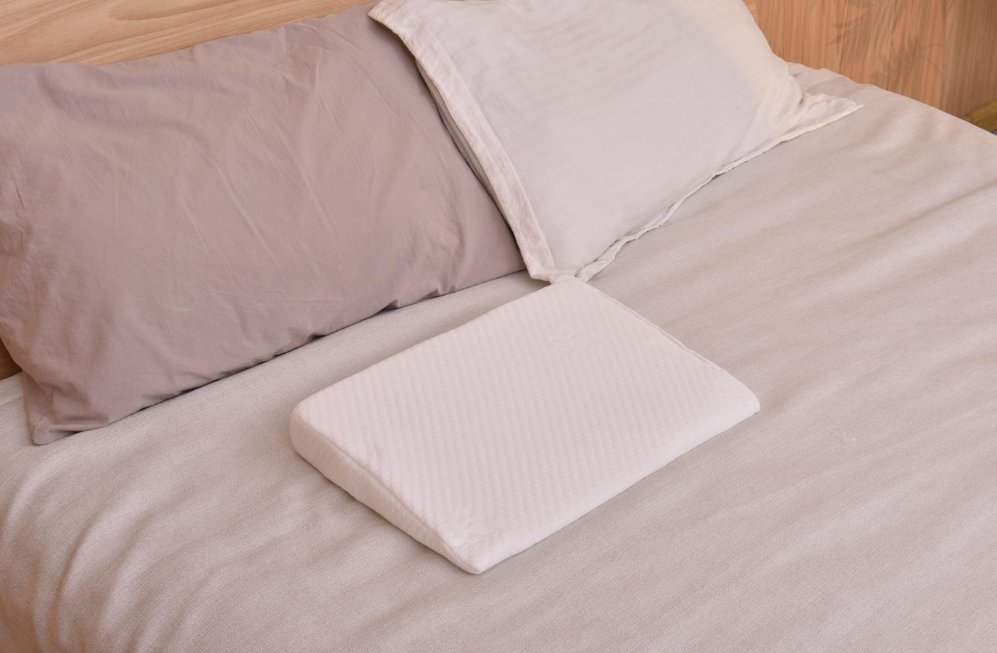 Baby Kawaii Prevent Spit Milk Slope Cushion Pillow Newborn Memory Side Feed Choke Breathable Anti-skidding Infant Accessories