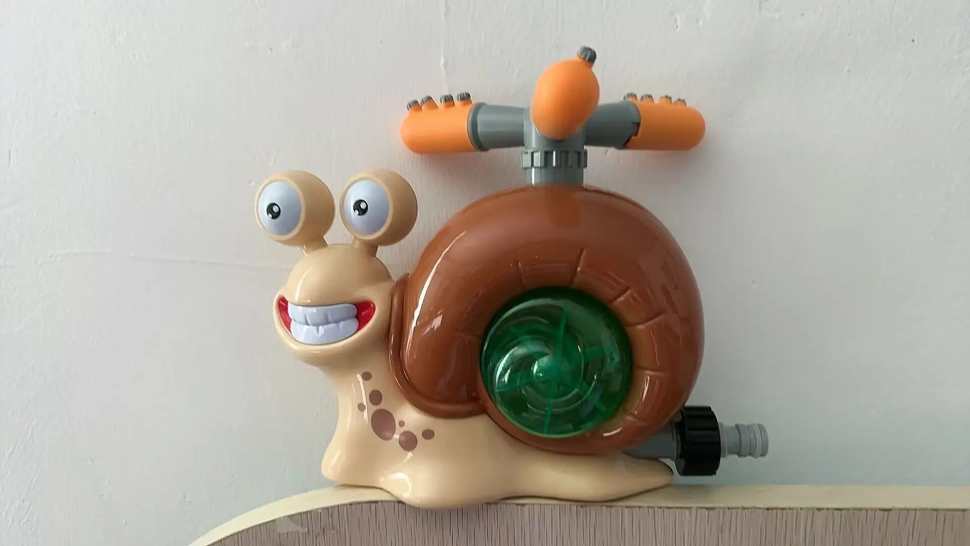 Snail Water Sprinkler Water Spray Toy Outdoor Backyard Garden Water Toys Summer Yard Cartoon Splash Sprinkler Toy for Kids