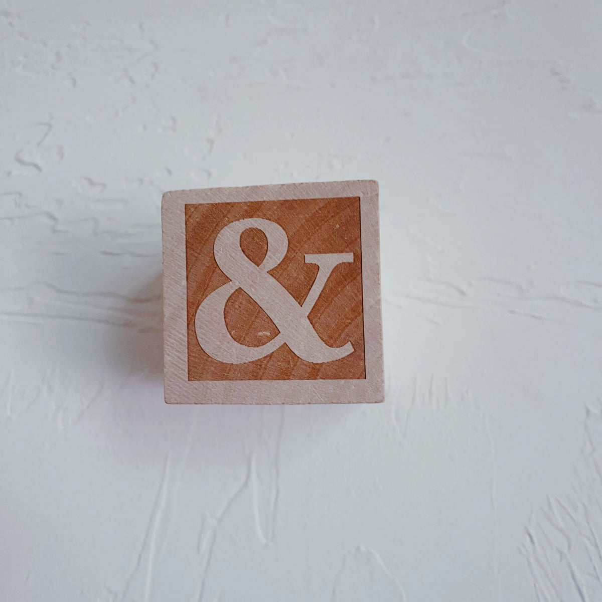 Nordic Style Wooden Ornaments with 26 English Letters, Can Be Freely Matched with Names, Home Crafts Ornaments, Photography Props, Home Room Shelf Decorations.