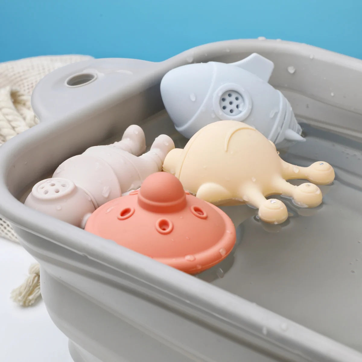 Baby Bath Toys Animal Cute Shape Toddler Water Toys Swim Bathroom Baby Silicone Sprinkler Bathtub Animal Toy Infant Kids Boys