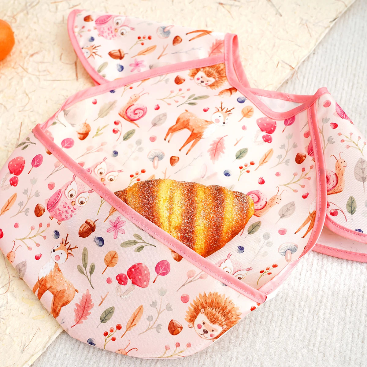 Elinfant New Fashion Pattern Waterproof Pocket Lunch Feeding Bibs Reusable Baby Bibs Cute Children Baby Apron Kids Burp Cloths