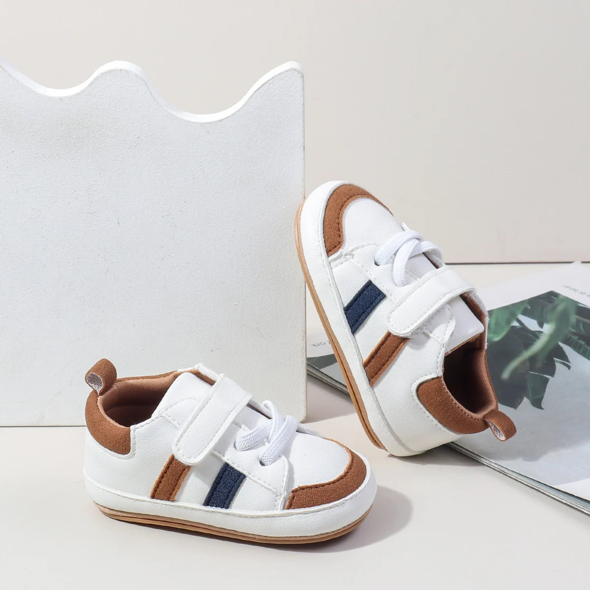 Newborn Baby Shoes Classic Leather Soft Soles Non Slip Toddler Walking Shoes for Boys and Girls 0-18M First Step Walking Shoes