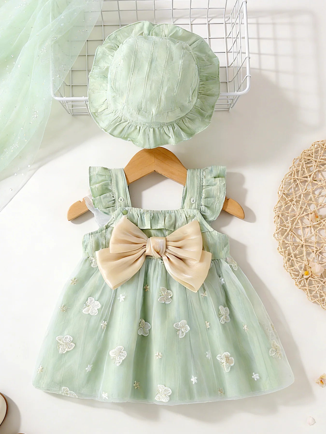 Baby girl bow green flying sleeve mesh fresh girl suspender princess dress two-piece set spring and summer dress