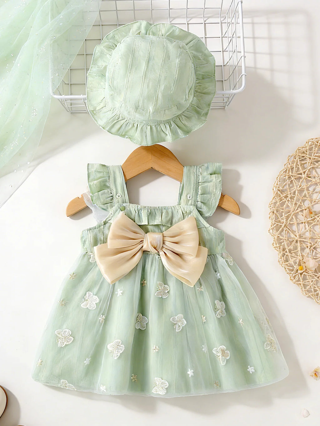 Baby girl bow green flying sleeve mesh fresh girl suspender princess dress two-piece set spring and summer dress
